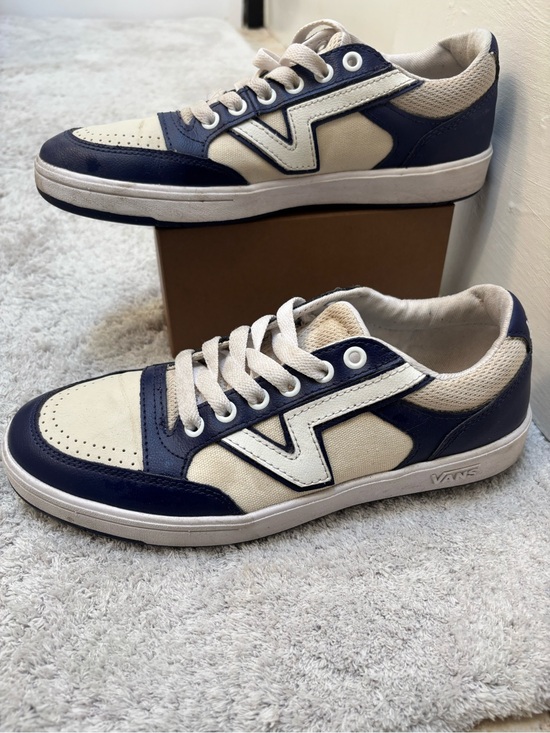Vans Other - Vans Low-Top Sneakers in Navy and Cream